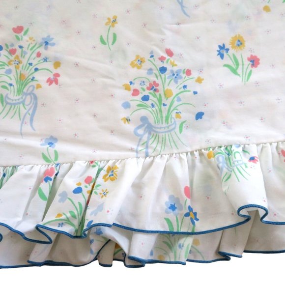 Vintage 1980 JP Stevens King Size Flat Sheet Ruffled Edge Floral Bouquet USA - Picture 2 of 6